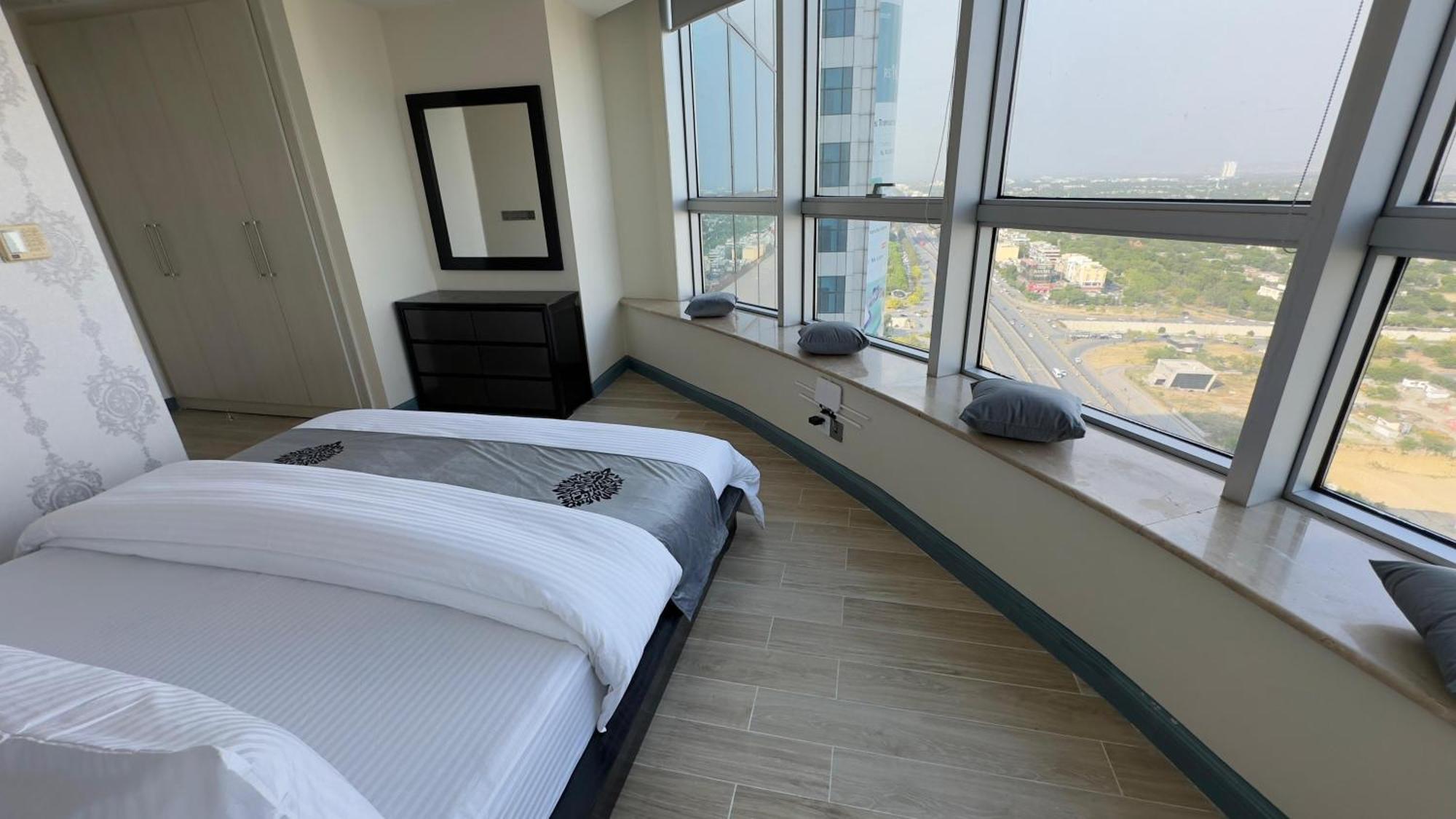 Centaurus Apartments Исламабад Экстерьер фото