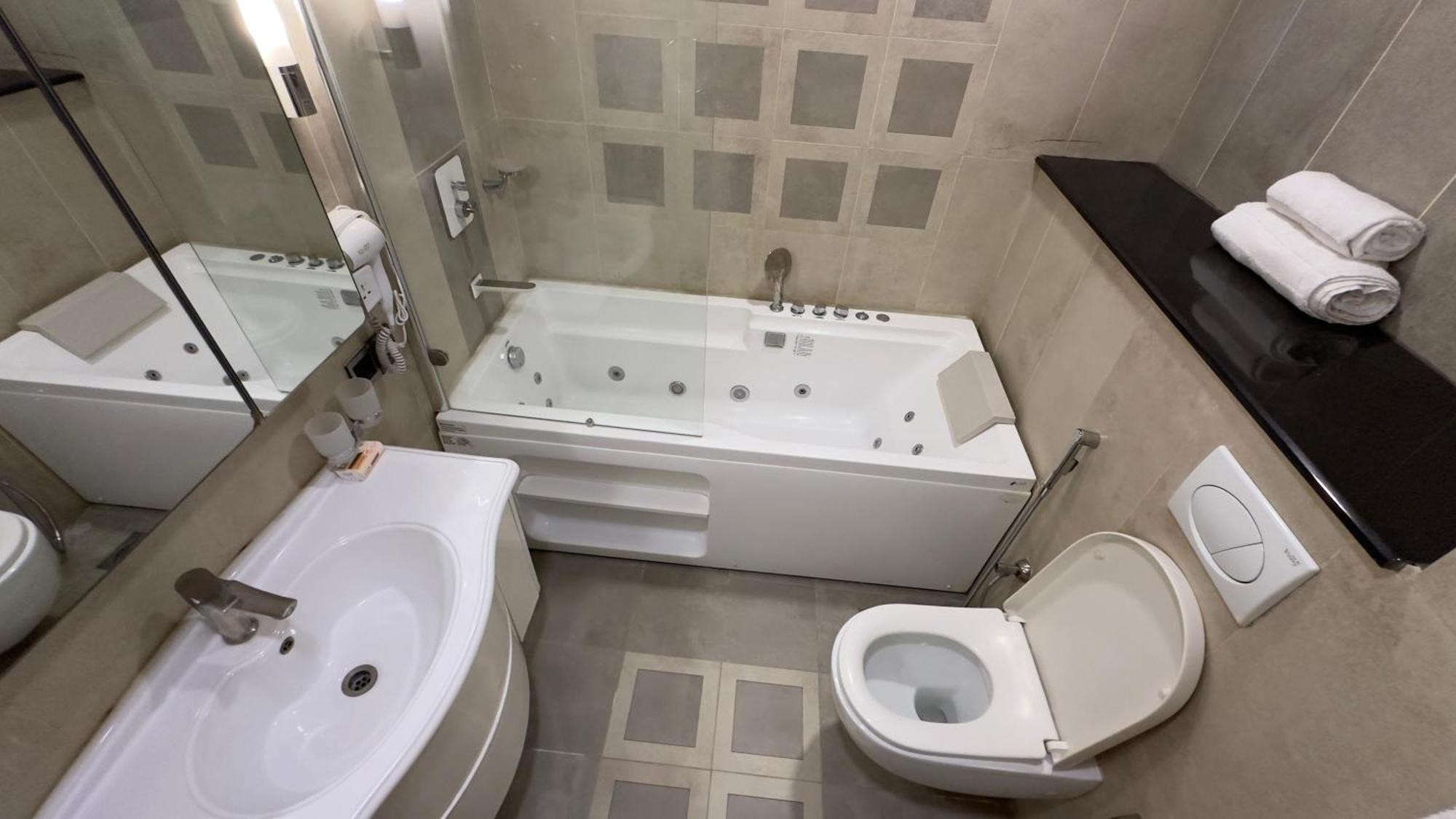 Centaurus Apartments Исламабад Экстерьер фото