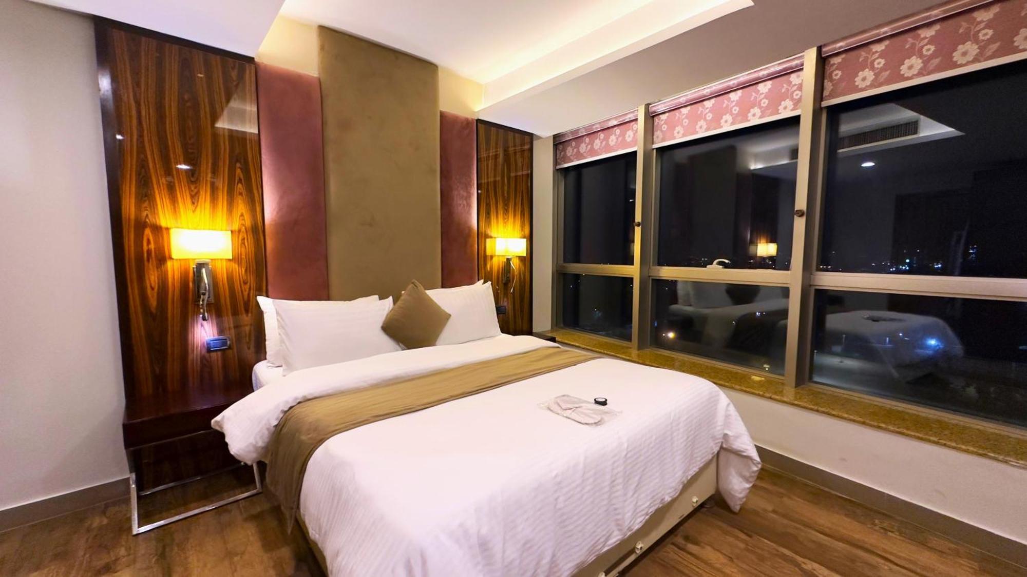 Centaurus Apartments Исламабад Экстерьер фото