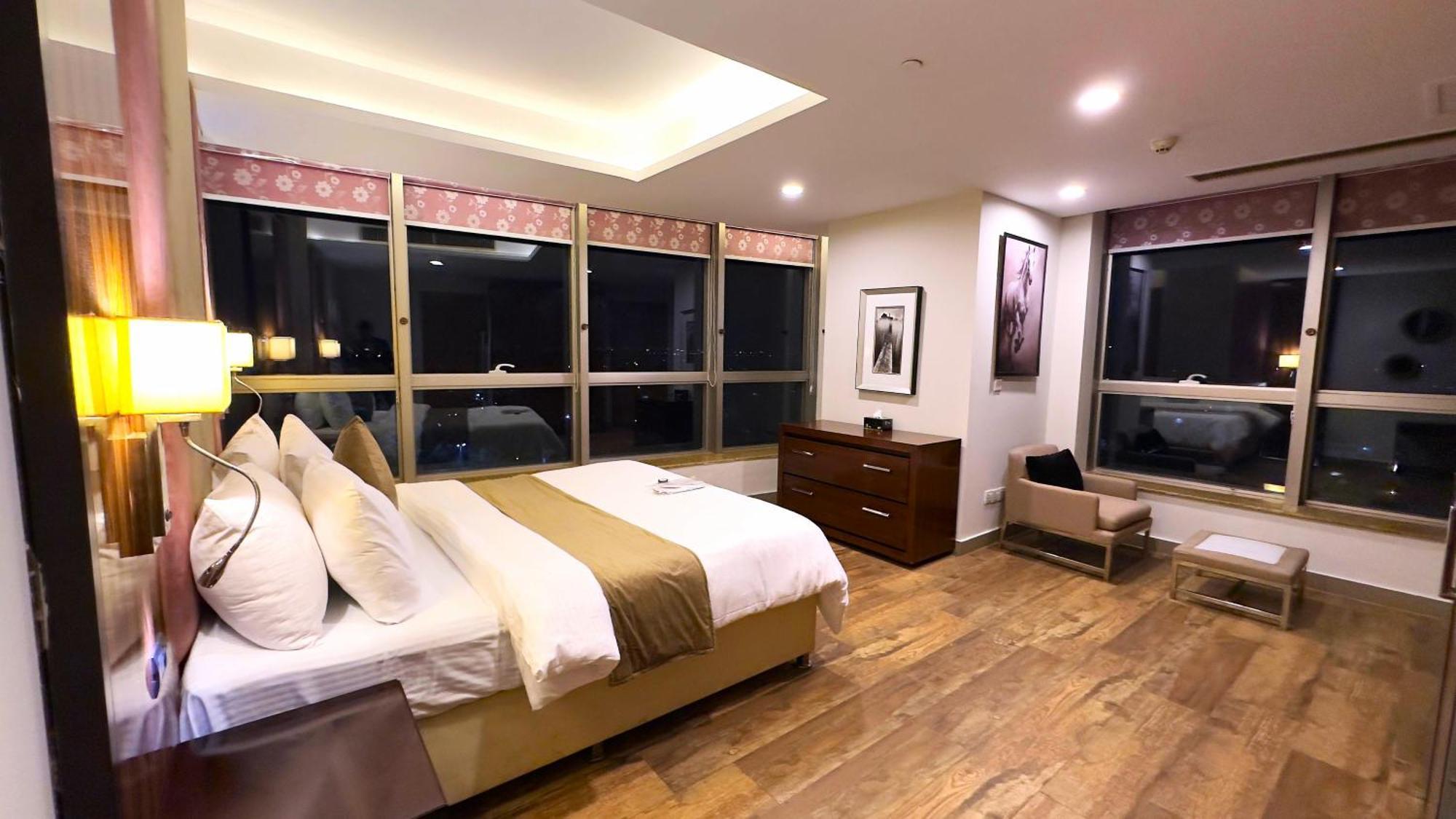 Centaurus Apartments Исламабад Экстерьер фото