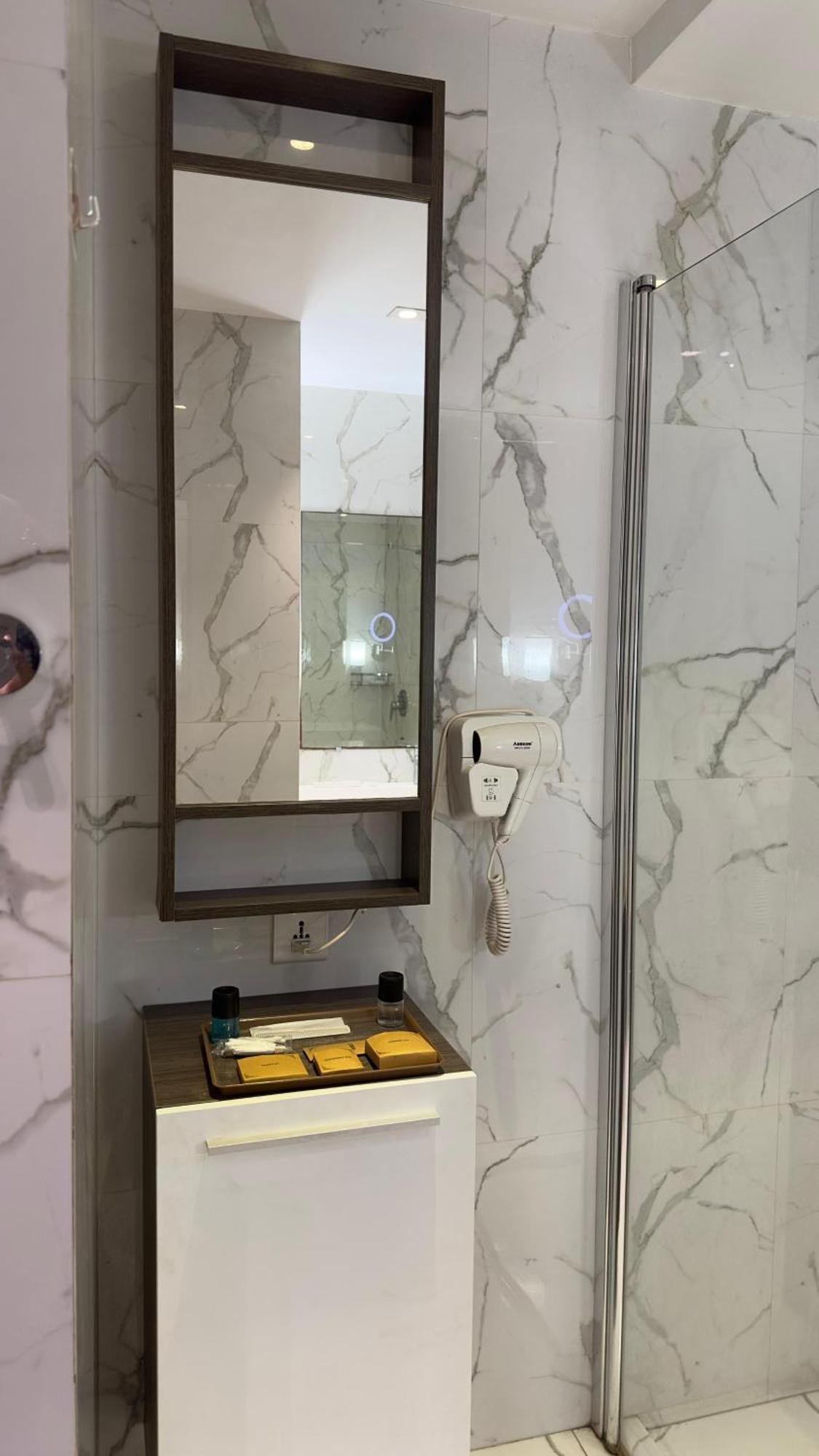 Centaurus Apartments Исламабад Экстерьер фото